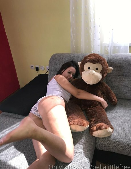 Naakte gelekte OnlyFans-foto van Bellalittlefree22