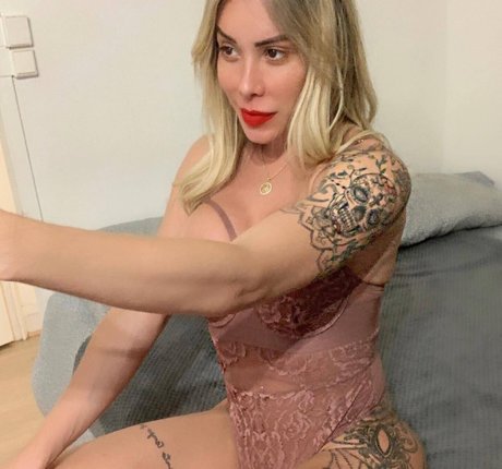Naakte gelekte OnlyFans-foto van Jesuisbabi