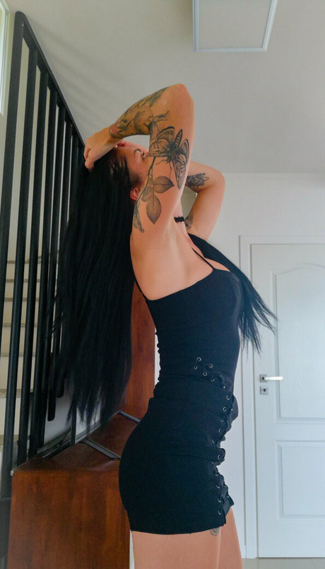 Naakte gelekte OnlyFans-foto van Lorytatt