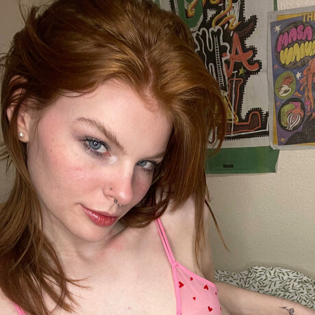 Naakte gelekte OnlyFans-foto van Nora Woods
