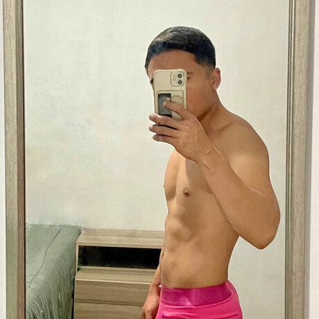Naakte gelekte OnlyFans-foto van Jovany Sanher
