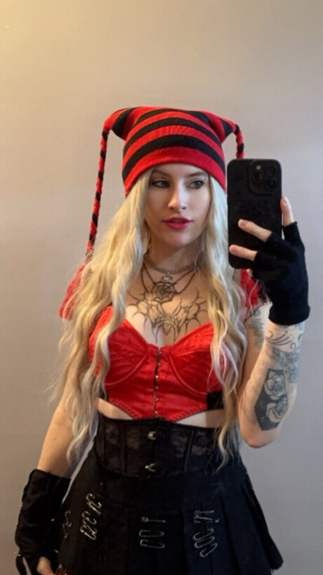 Naakte gelekte OnlyFans-foto van Courtney Summer