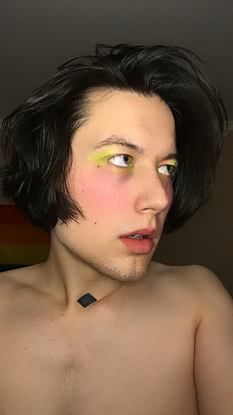 Naakte gelekte OnlyFans-foto van Viktor Shmiktor