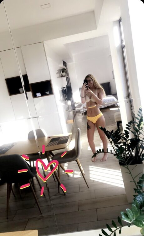 Naakte gelekte OnlyFans-foto van Kayliecat