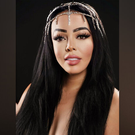Naakte gelekte OnlyFans-foto van Victoria The Goddess