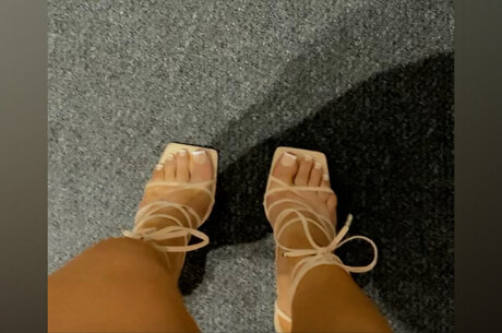 Naakte gelekte OnlyFans-foto van Tiaratoes
