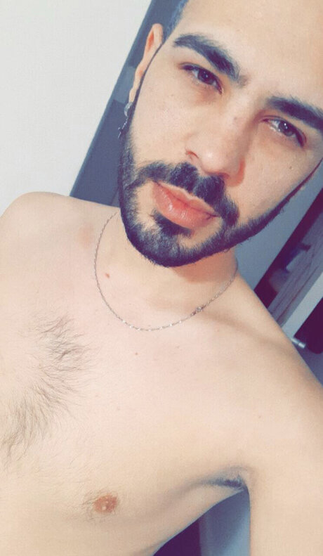 Naakte gelekte OnlyFans-foto van Alexander