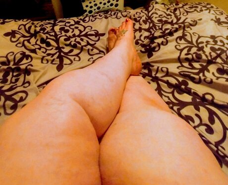 Naakte gelekte OnlyFans-foto van Keek Ampamp A