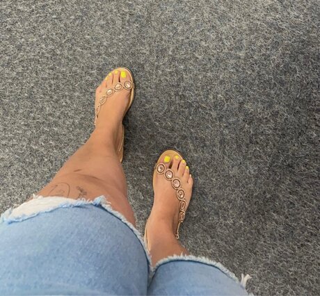 Naakte gelekte OnlyFans-foto van Sexy Feet