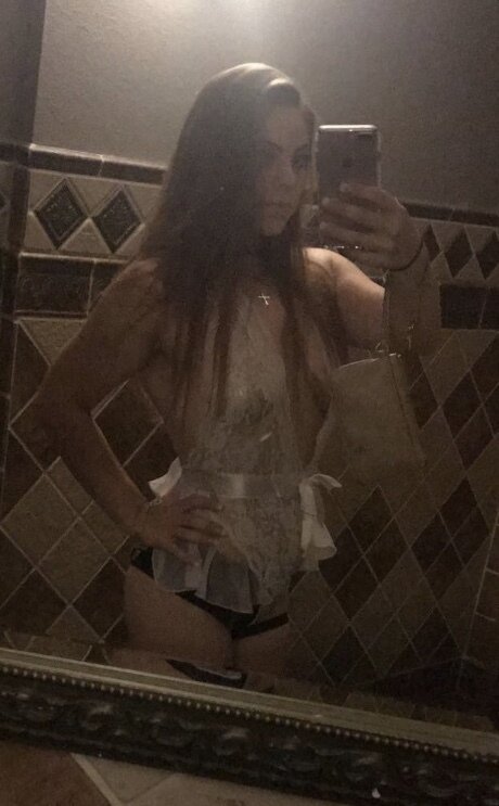 Naakte gelekte OnlyFans-foto van Roxanne