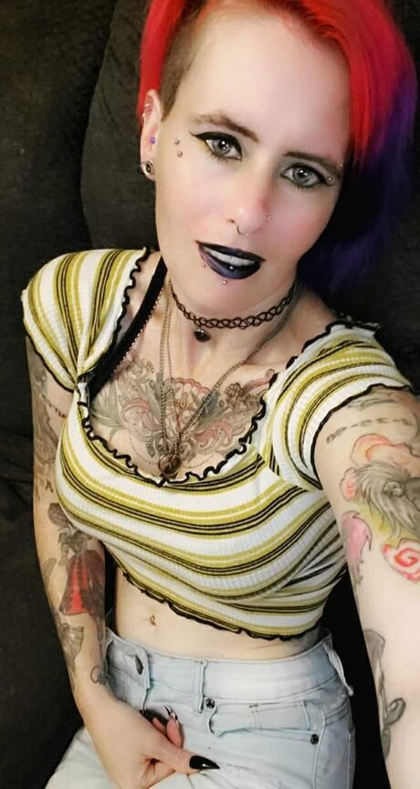 Naakte gelekte OnlyFans-foto van Luna Marie