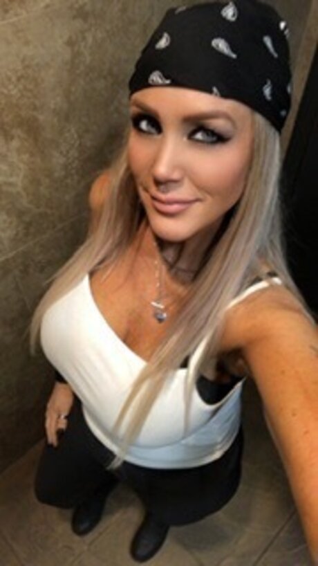 Naakte gelekte OnlyFans-foto van Heaven