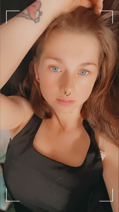 Naakte gelekte OnlyFans-foto van Britt