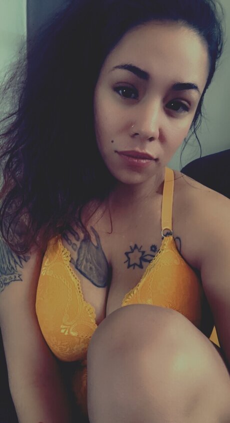 Naakte gelekte OnlyFans-foto van Mandi Mae