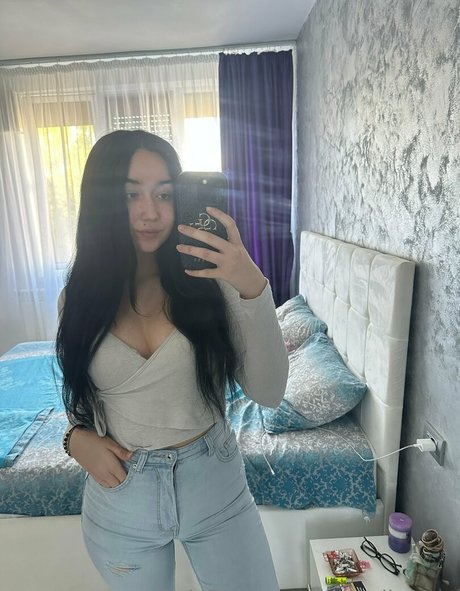 Naakte gelekte OnlyFans-foto van Littlealicexxx