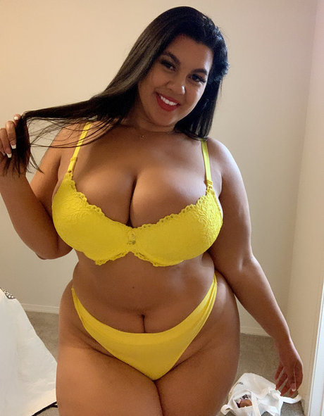 Naakte gelekte OnlyFans-foto van Buttercream19