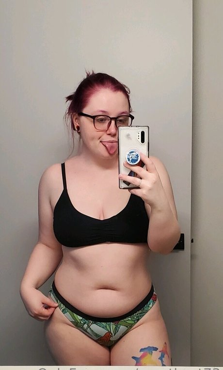 Naakte gelekte OnlyFans-foto van Amethysts73