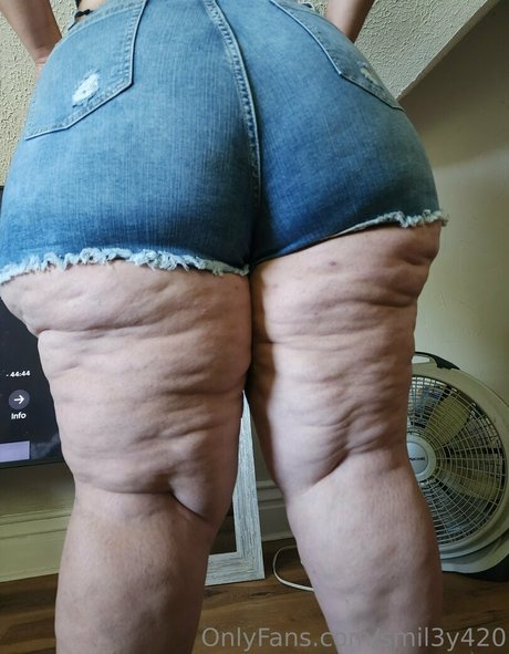Naakte gelekte OnlyFans-foto van Smil3y420