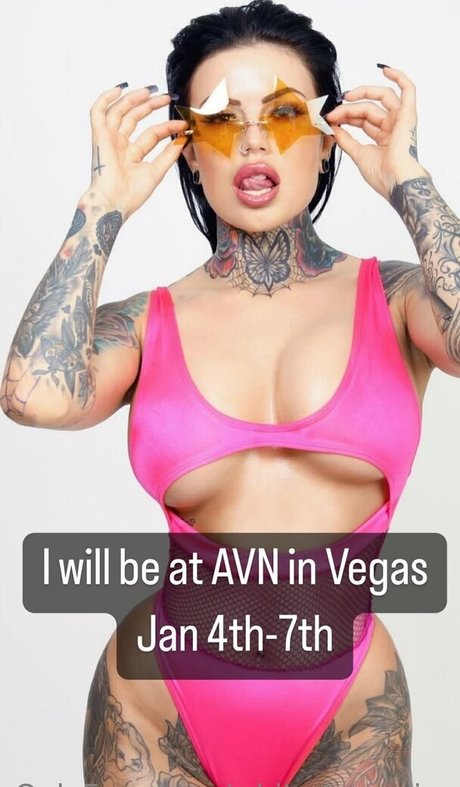 Naakte gelekte OnlyFans-foto van Whitedovecries
