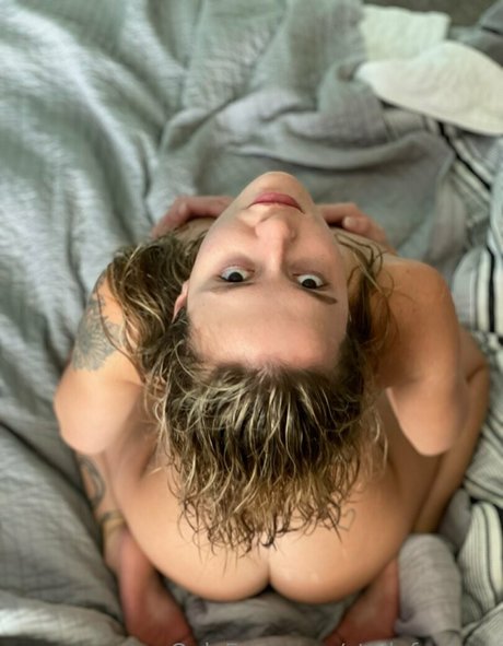 Naakte gelekte OnlyFans-foto van Stellafreexxx