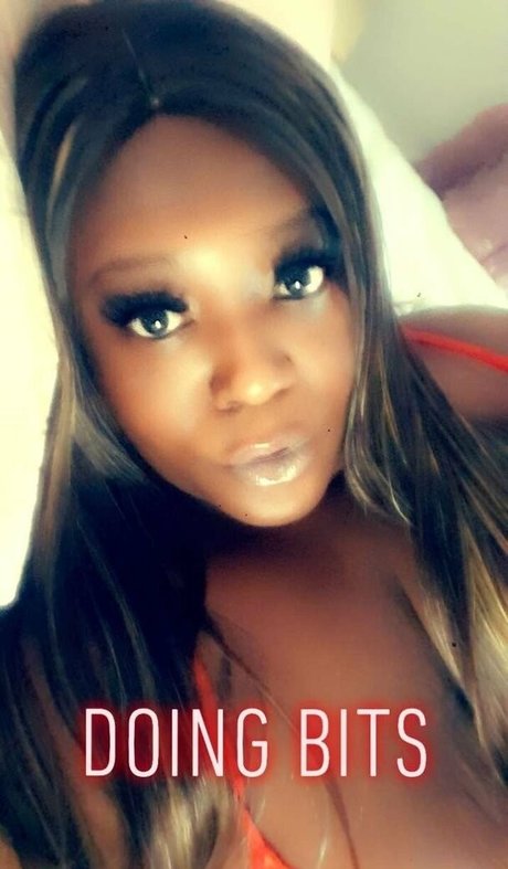 Naakte gelekte OnlyFans-foto van Cutiecc