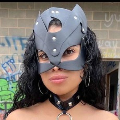 Naakte gelekte OnlyFans-foto van Xochavella