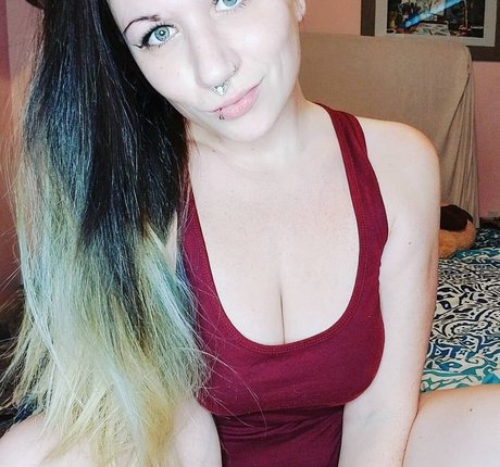 Naakte gelekte OnlyFans-foto van Wetrosie