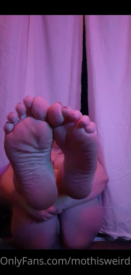 Naakte gelekte OnlyFans-foto van Mothisweird