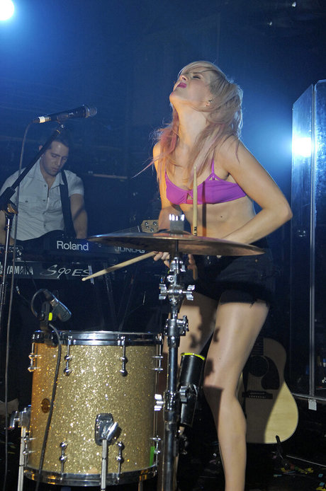 Naakte gelekte OnlyFans-foto van Ellie Goulding
