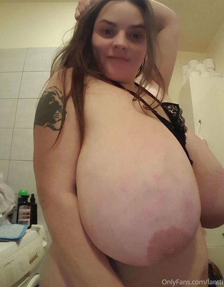 Naakte gelekte OnlyFans-foto van Lantti
