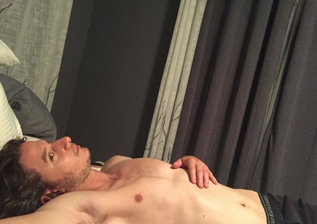 Naakte gelekte OnlyFans-foto van Iliza Shlesinger