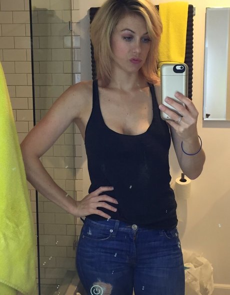 Naakte gelekte OnlyFans-foto van Iliza Shlesinger