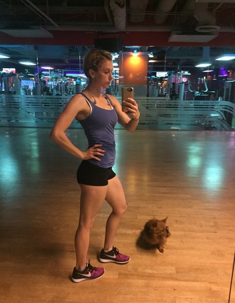 Naakte gelekte OnlyFans-foto van Iliza Shlesinger