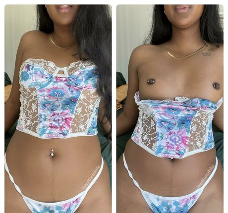 Naakte gelekte OnlyFans-foto van Nutfornikita