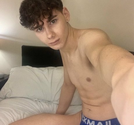 Naakte gelekte OnlyFans-foto van Ejaywoods