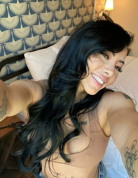Naakte gelekte OnlyFans-foto van Lilkymchiii