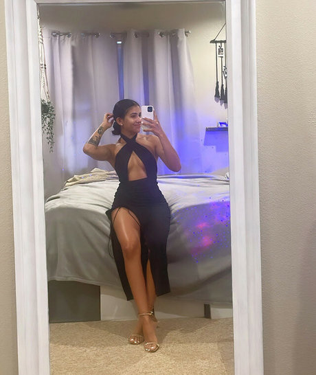 Naakte gelekte OnlyFans-foto van Sara Rios