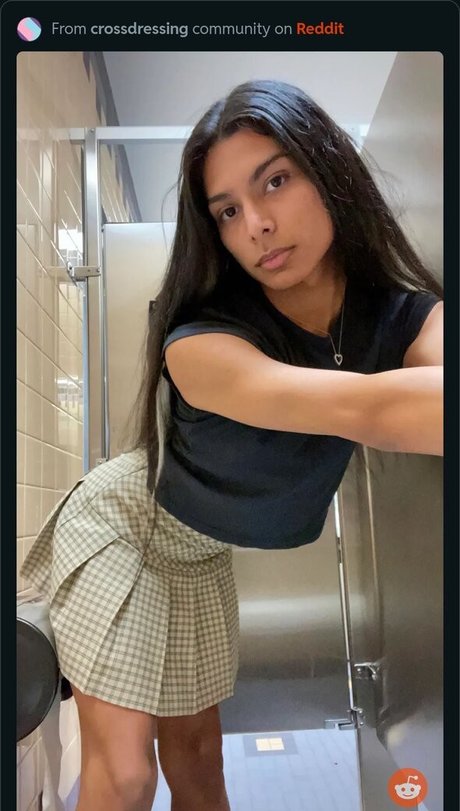 Naakte gelekte OnlyFans-foto van Angelakira