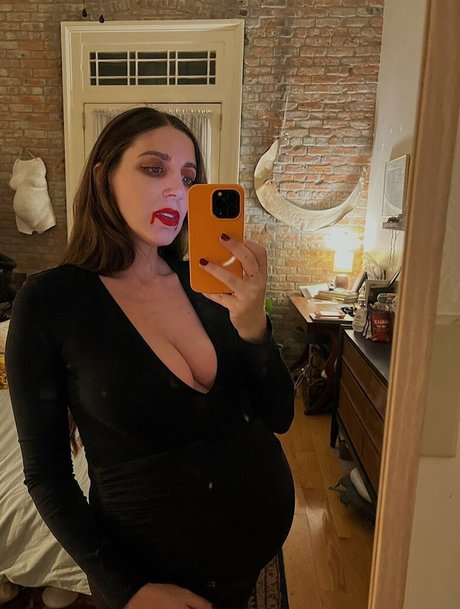 Naakte gelekte OnlyFans-foto van Prettysadiereed