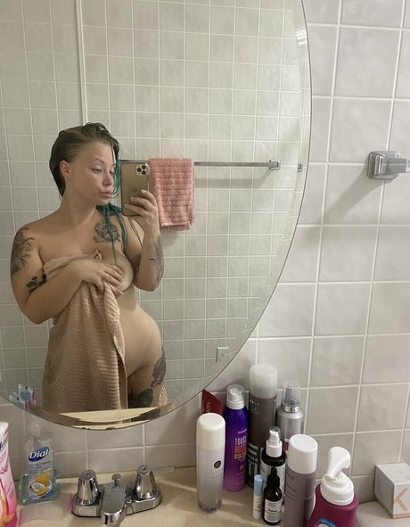Naakte gelekte OnlyFans-foto van Ghostiiexo