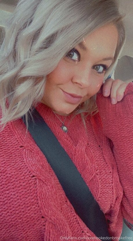Naakte gelekte OnlyFans-foto van Xxxhookedonbrookefree