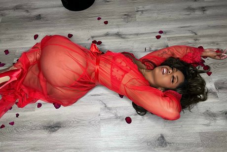 Naakte gelekte OnlyFans-foto van Jessicaevedesu