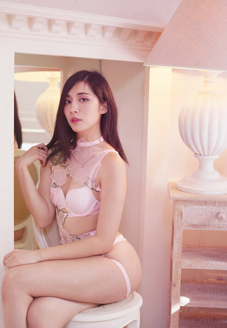 Naakte gelekte OnlyFans-foto van Annchirisu