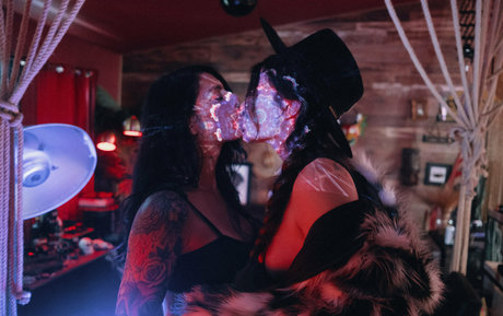 Naakte gelekte OnlyFans-foto van Ohrangutangerotica