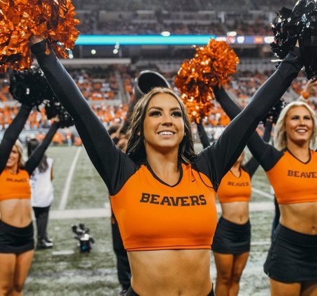 Naakte gelekte OnlyFans-foto van Taylor Johnson Cheer