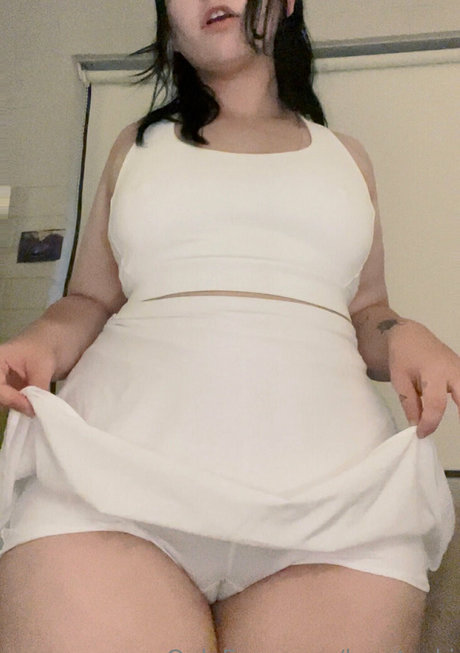 Naakte gelekte OnlyFans-foto van Lenatsuki