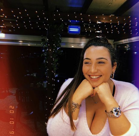 Naakte gelekte OnlyFans-foto van Alessia Barbarossa