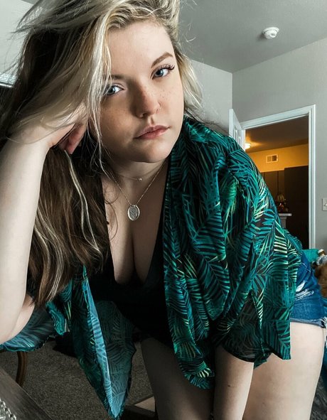 Naakte gelekte OnlyFans-foto van Meg Kaylee