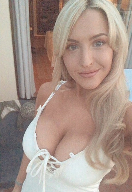 Naakte gelekte OnlyFans-foto van Eljonesuk