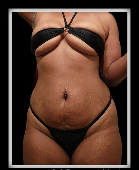 Naakte gelekte OnlyFans-foto van Nickeyjames